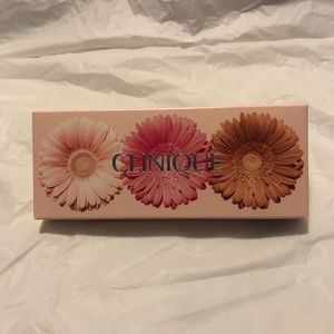 Clinique On the Glow Cheek Pop Palette